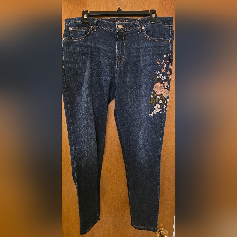 Jennifer Lopez - Women's Dark Blue Floral Skinny Ankle Jeans